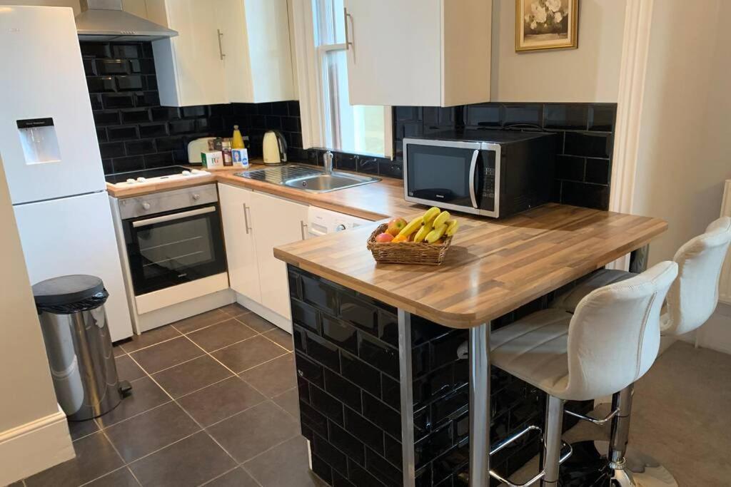 Grand 2 Bed Georgian Apartment At Florence House With King Bed, In The Heart Of Herne Bay & 300M From Beach Eksteriør bilde