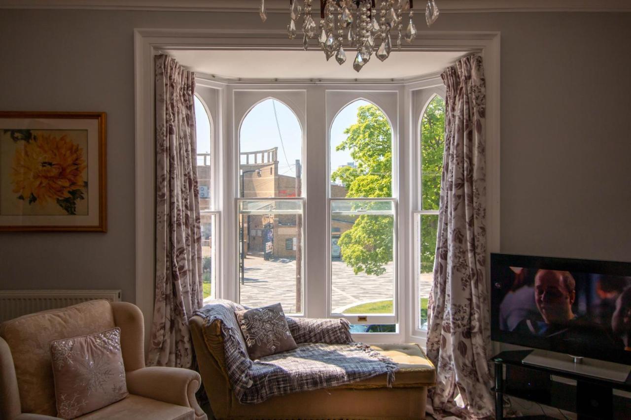 Grand 2 Bed Georgian Apartment At Florence House With King Bed, In The Heart Of Herne Bay & 300M From Beach Eksteriør bilde