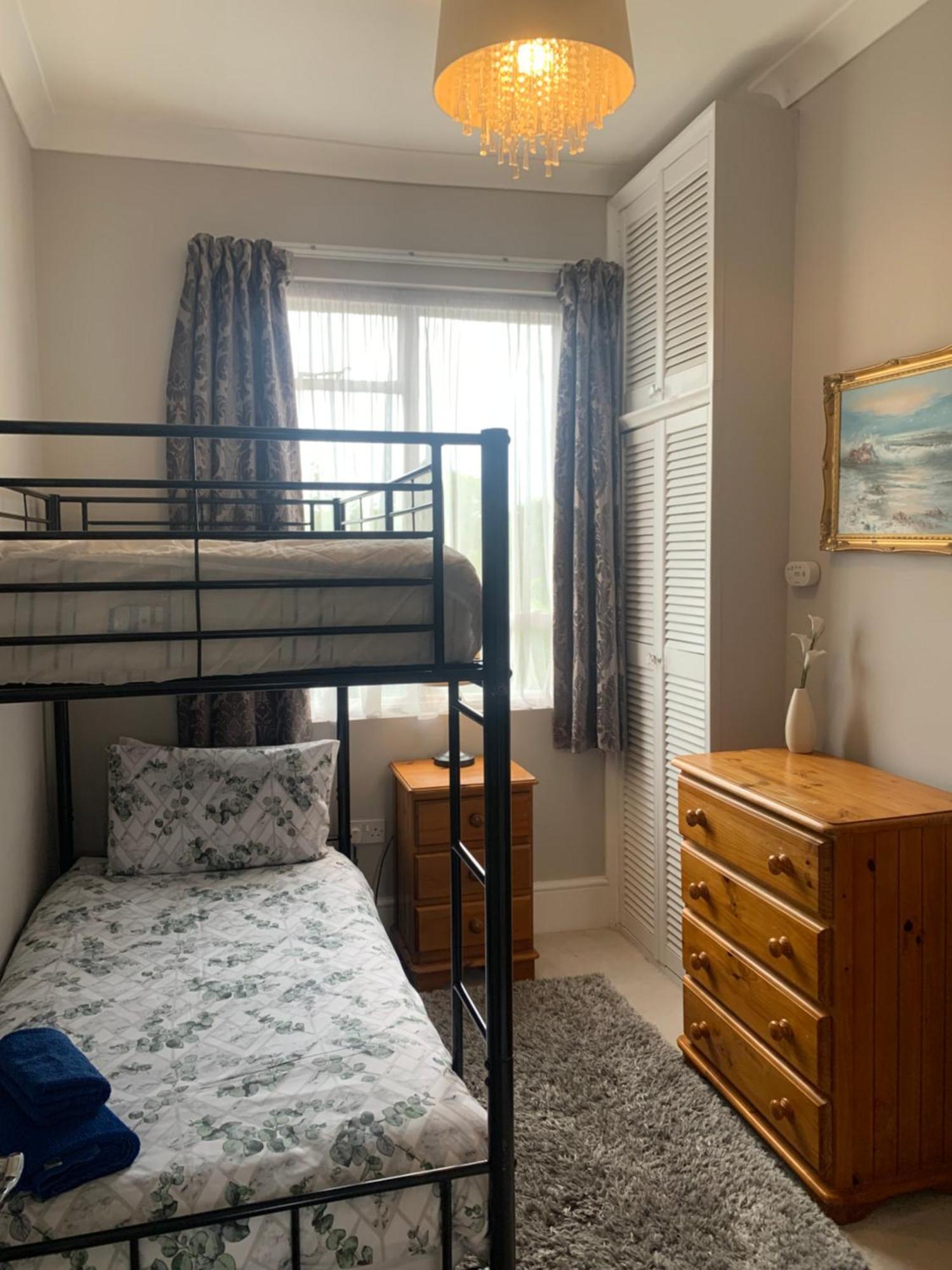 Grand 2 Bed Georgian Apartment At Florence House With King Bed, In The Heart Of Herne Bay & 300M From Beach Eksteriør bilde